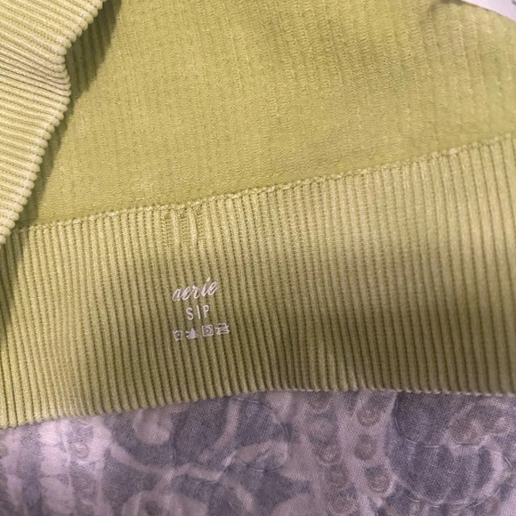 Seamless Aerie Ribbed V-Neck Cropped T-shirt Bright Lime Small Gold Ring Accent - Picture 3 of 7